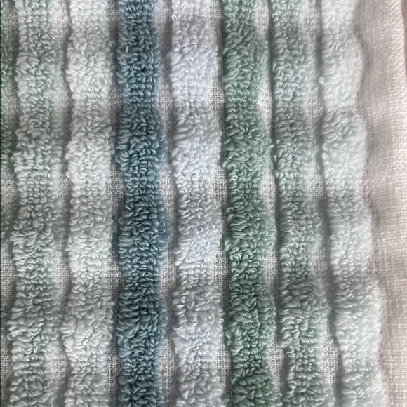 Caro Home Striped Bath Towels - Green Blue White Textured 100% Cotton 2 pc NEW - Picture 4 of 6